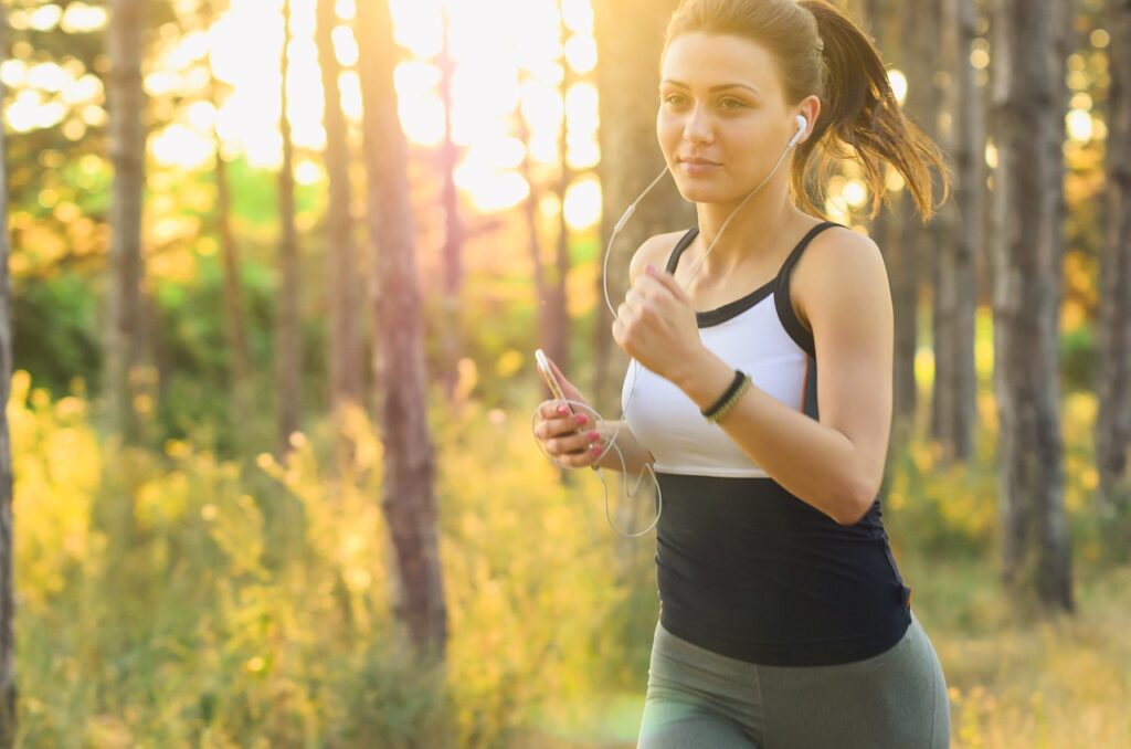 Mädchen beim Joggen